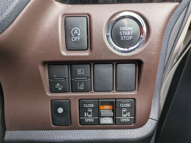 2017 TOYOTA ESQUIRE