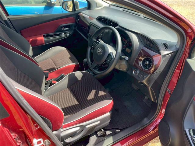 2017 TOYOTA VITZ