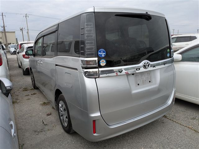 2020 TOYOTA VOXY