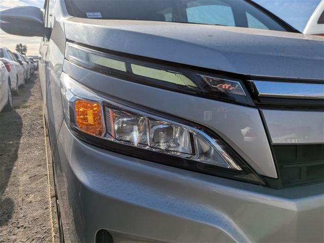 2020 TOYOTA VOXY