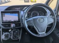 2017 TOYOTA ESQUIER