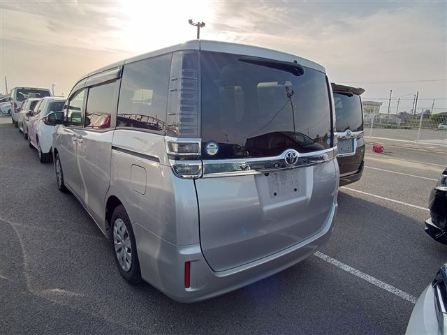 2020 TOYOTA VOXY