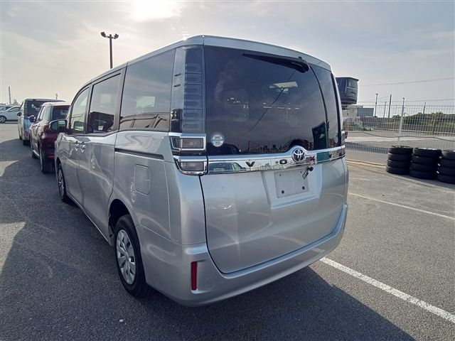2020 TOYOTA VOXY