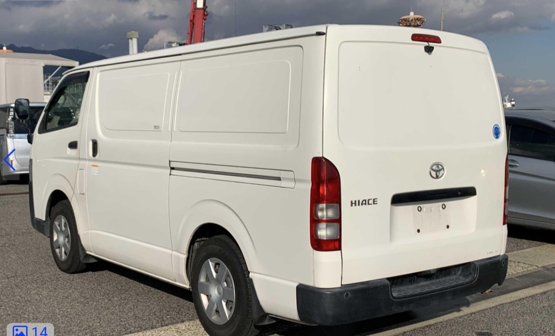 2017 TAYOTA HIACE