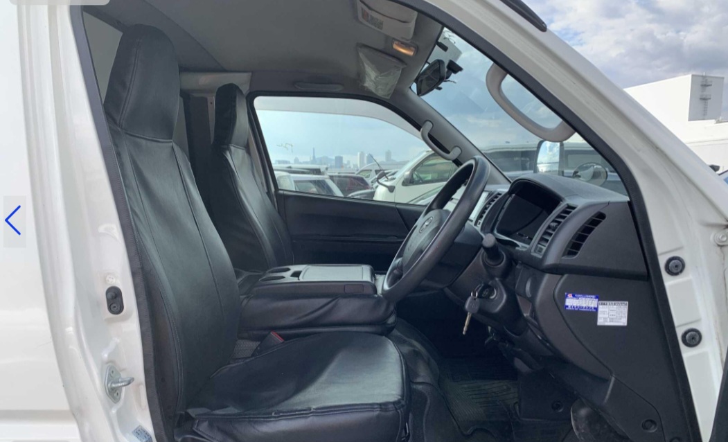 2017 TAYOTA HIACE