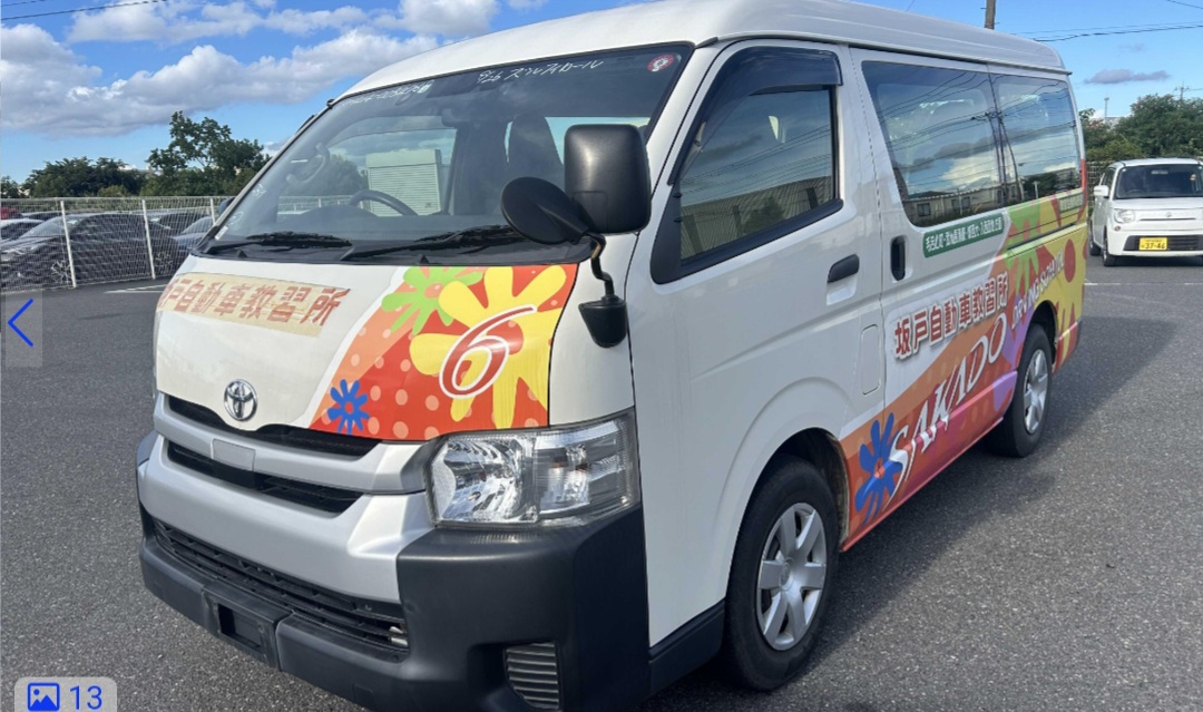 2018 TAYOTA HIACE WAGON