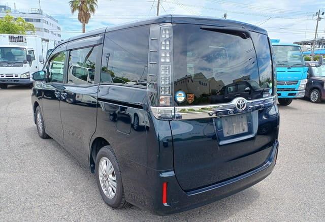 2017 TOYOTA VOXY