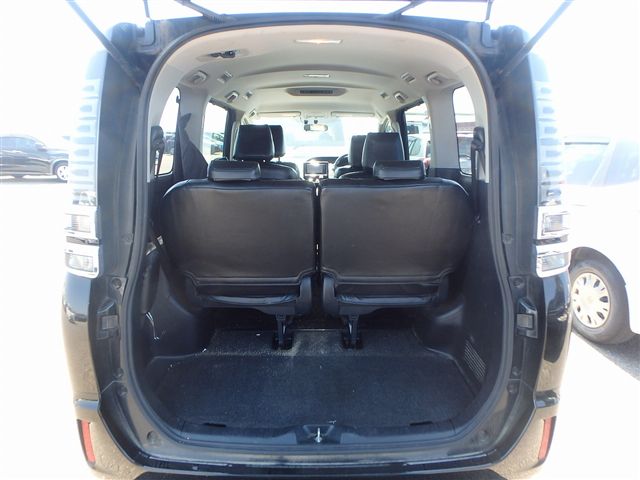 2017 TOYOTA VOXY