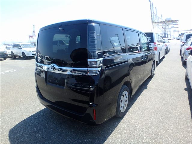 2017 TOYOTA VOXY